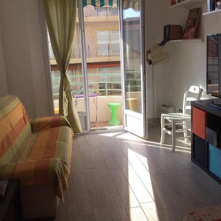 Grand F2 60Mq Centre Antibes, Proche Plages, Commerces, 2 Balcons, Parking, Train, Bus, Deco Vintage, Pet Friendly, Ideal Famille Ou 1-2 Couples エクステリア 写真