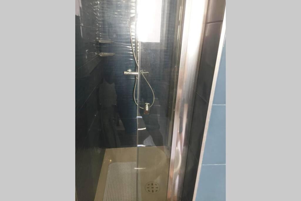 Grand F2 60Mq Centre Antibes, Proche Plages, Commerces, 2 Balcons, Parking, Train, Bus, Deco Vintage, Pet Friendly, Ideal Famille Ou 1-2 Couples エクステリア 写真