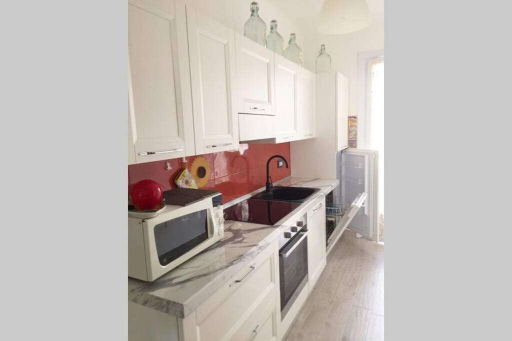 Grand F2 60Mq Centre Antibes, Proche Plages, Commerces, 2 Balcons, Parking, Train, Bus, Deco Vintage, Pet Friendly, Ideal Famille Ou 1-2 Couples エクステリア 写真