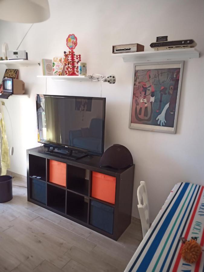 Grand F2 60Mq Centre Antibes, Proche Plages, Commerces, 2 Balcons, Parking, Train, Bus, Deco Vintage, Pet Friendly, Ideal Famille Ou 1-2 Couples エクステリア 写真