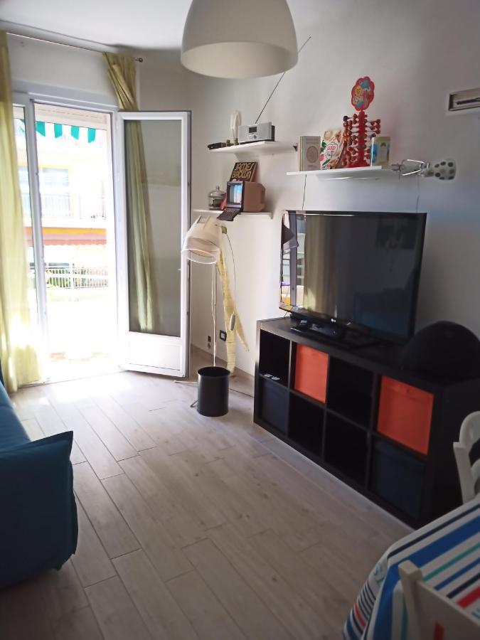 Grand F2 60Mq Centre Antibes, Proche Plages, Commerces, 2 Balcons, Parking, Train, Bus, Deco Vintage, Pet Friendly, Ideal Famille Ou 1-2 Couples エクステリア 写真