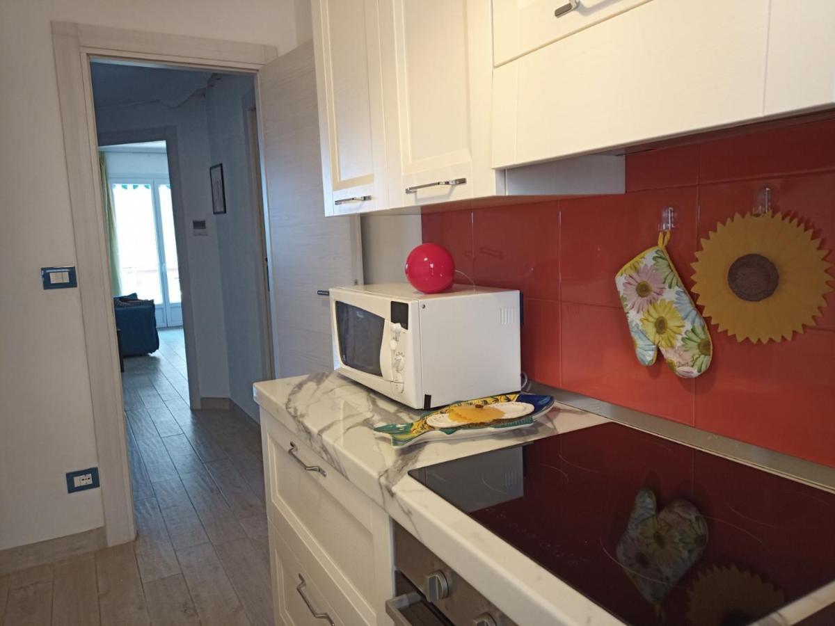 Grand F2 60Mq Centre Antibes, Proche Plages, Commerces, 2 Balcons, Parking, Train, Bus, Deco Vintage, Pet Friendly, Ideal Famille Ou 1-2 Couples エクステリア 写真