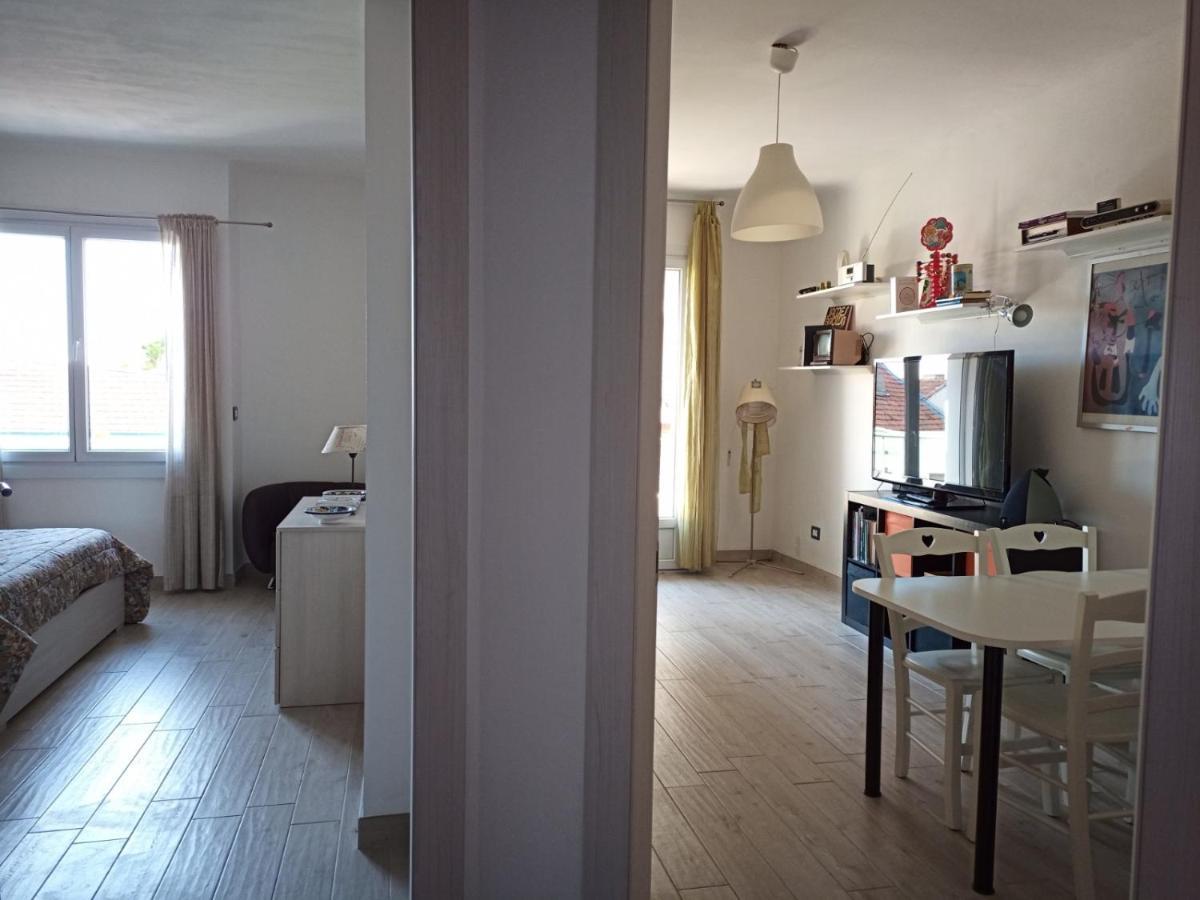 Grand F2 60Mq Centre Antibes, Proche Plages, Commerces, 2 Balcons, Parking, Train, Bus, Deco Vintage, Pet Friendly, Ideal Famille Ou 1-2 Couples エクステリア 写真