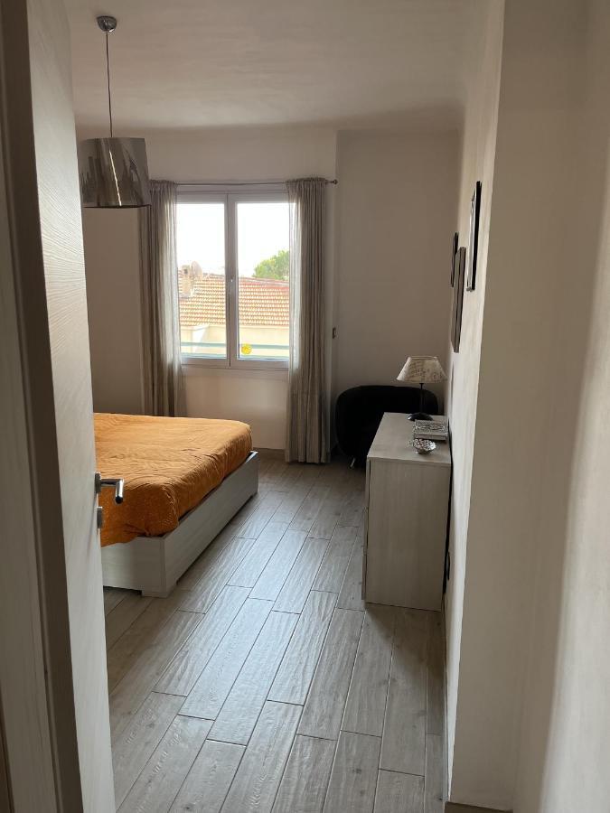 Grand F2 60Mq Centre Antibes, Proche Plages, Commerces, 2 Balcons, Parking, Train, Bus, Deco Vintage, Pet Friendly, Ideal Famille Ou 1-2 Couples エクステリア 写真