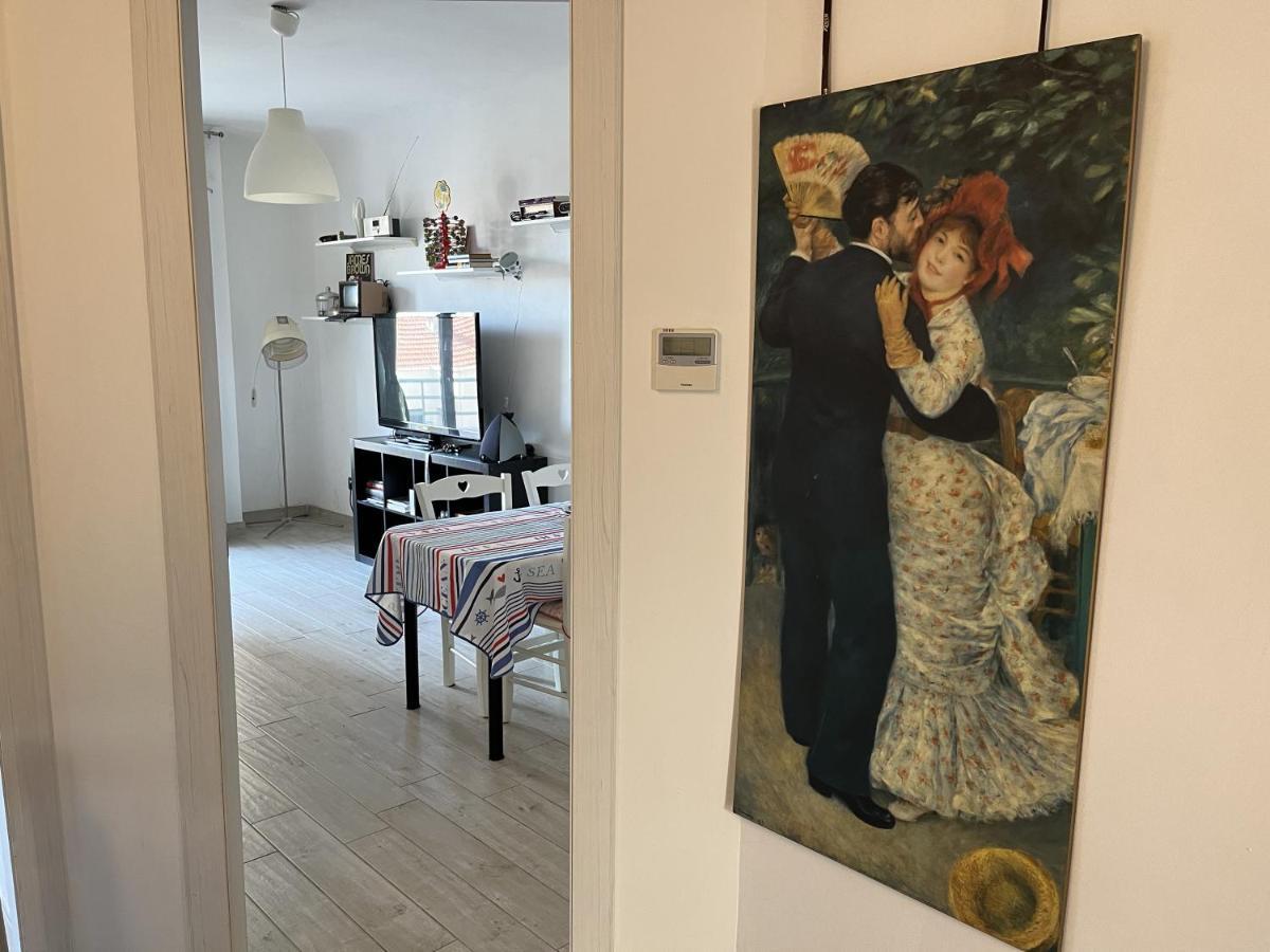 Grand F2 60Mq Centre Antibes, Proche Plages, Commerces, 2 Balcons, Parking, Train, Bus, Deco Vintage, Pet Friendly, Ideal Famille Ou 1-2 Couplesアパートメント エクステリア 写真