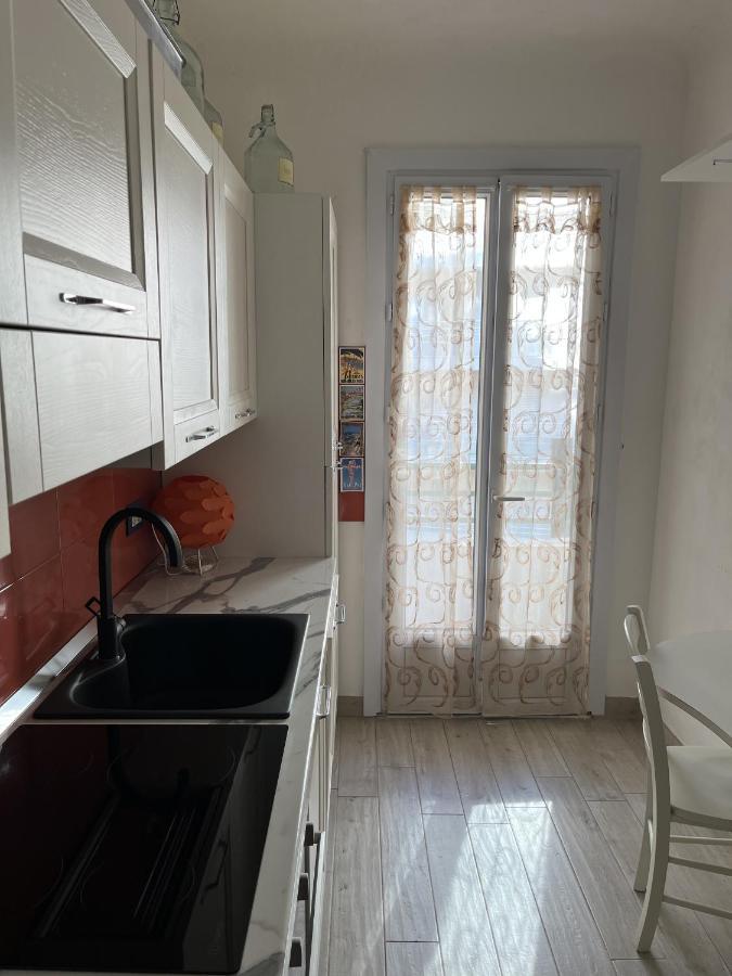 Grand F2 60Mq Centre Antibes, Proche Plages, Commerces, 2 Balcons, Parking, Train, Bus, Deco Vintage, Pet Friendly, Ideal Famille Ou 1-2 Couplesアパートメント エクステリア 写真