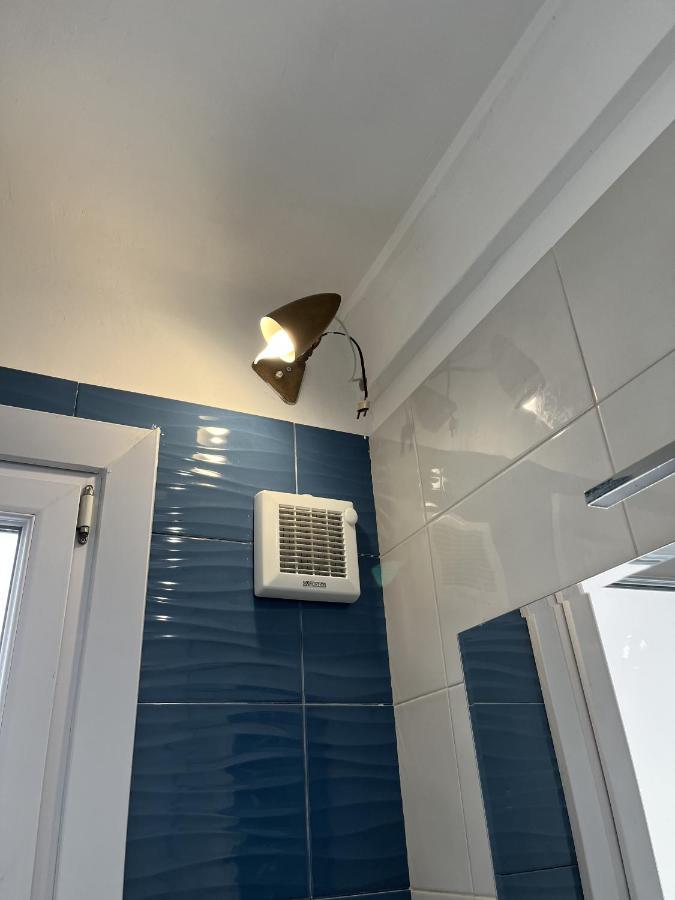 Grand F2 60Mq Centre Antibes, Proche Plages, Commerces, 2 Balcons, Parking, Train, Bus, Deco Vintage, Pet Friendly, Ideal Famille Ou 1-2 Couples エクステリア 写真
