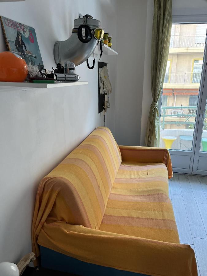 Grand F2 60Mq Centre Antibes, Proche Plages, Commerces, 2 Balcons, Parking, Train, Bus, Deco Vintage, Pet Friendly, Ideal Famille Ou 1-2 Couples エクステリア 写真